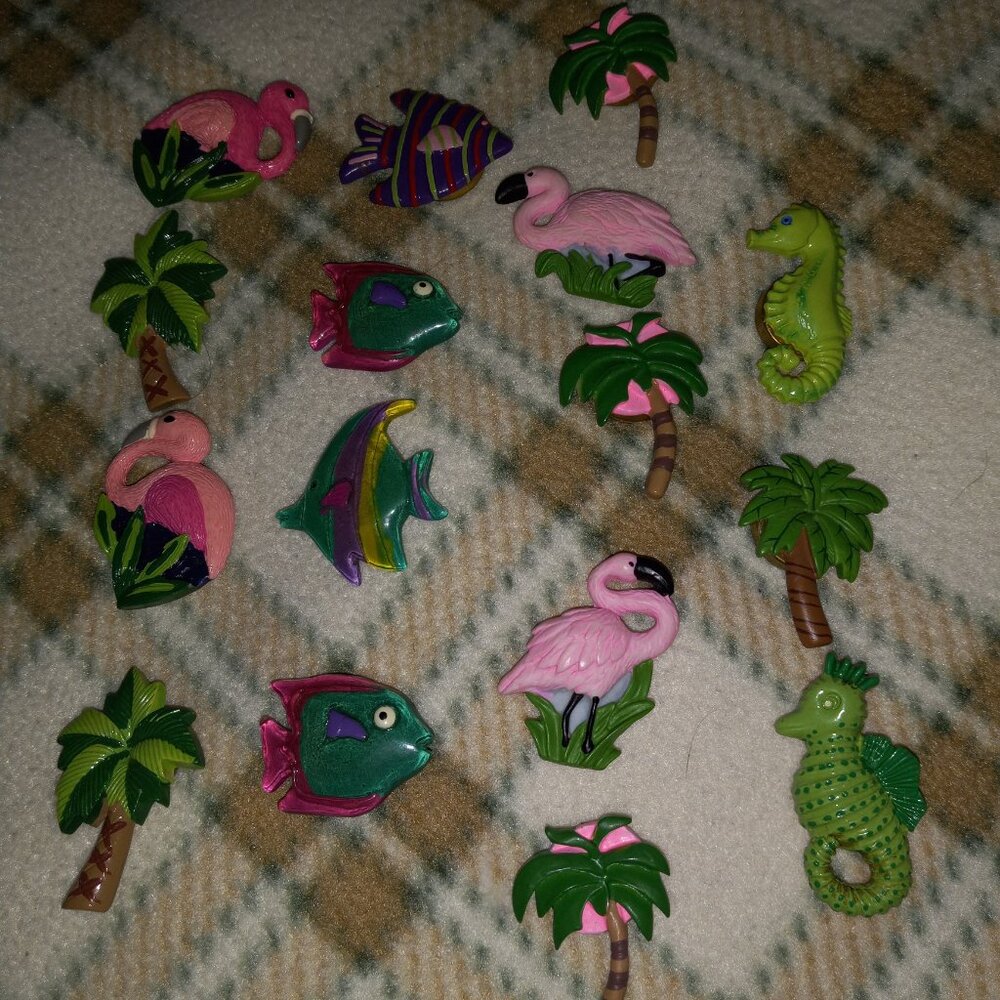 16 vintage tropical button covers